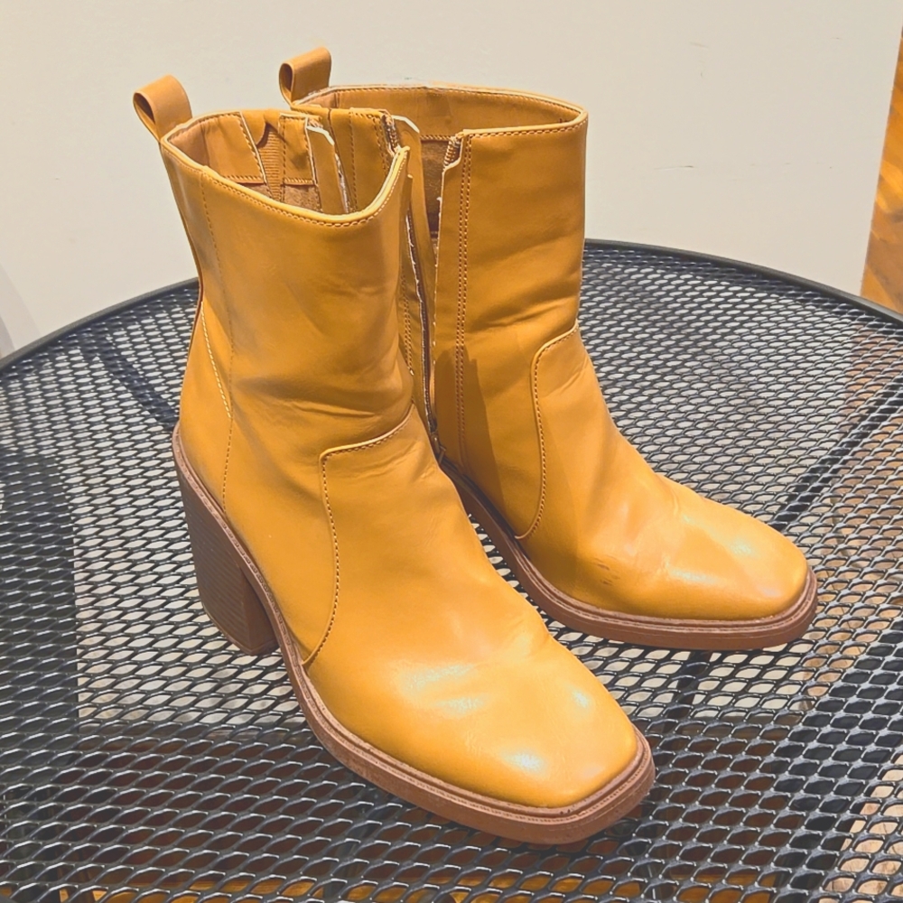 Cute kensie boots size 8.5